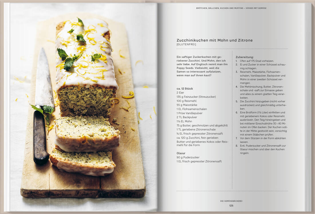 Die Gemüsebäckerei Landwirtschaftsverlag GmbH Backbuch mit Gemüse Rezepten, offen aufgeschlagen und hell beleuchtet